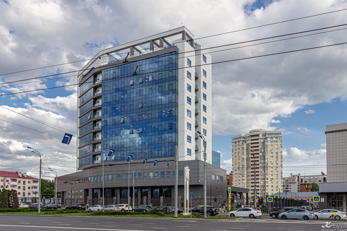 Kazan, Улица Патриса Лумумбы, 20; Улица Гастелло, 7