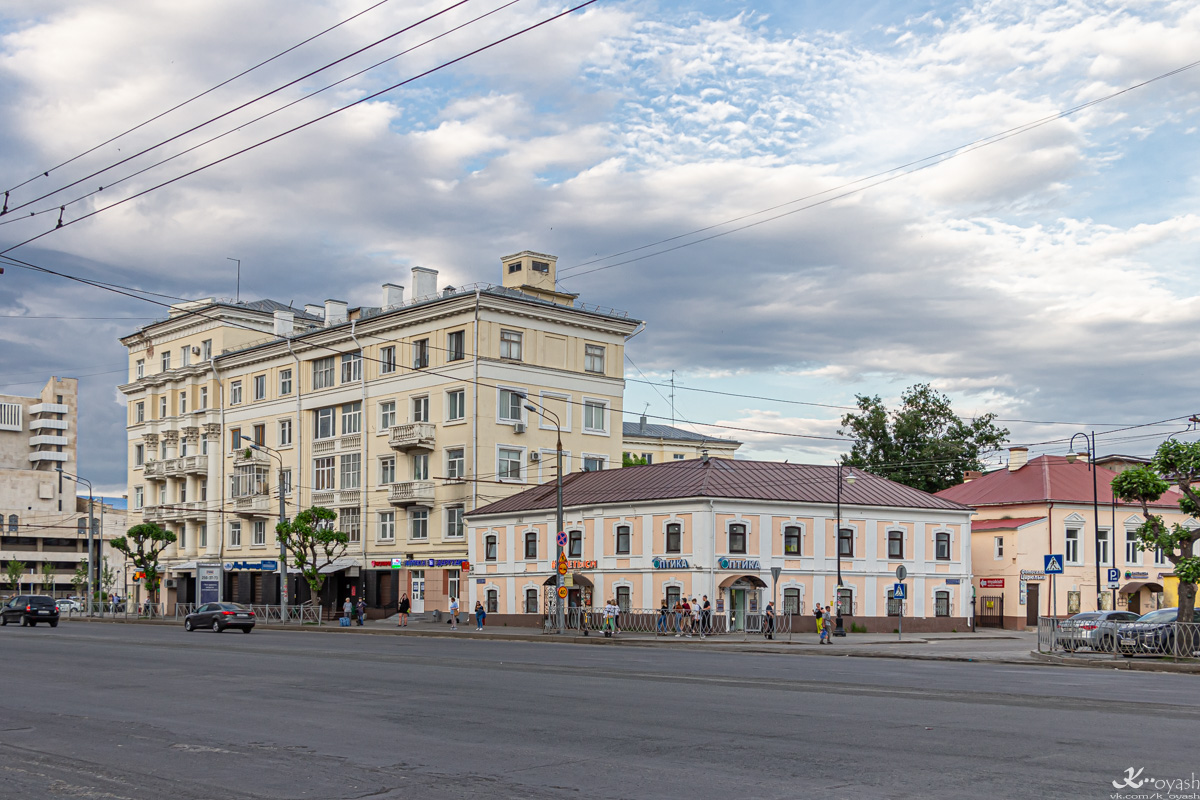 Kasan, Улица Татарстан, 3 / Улица Шигабутдина Марджани, 2; Улица Каюма Насыри, 1 / Улица Татарстан, 5