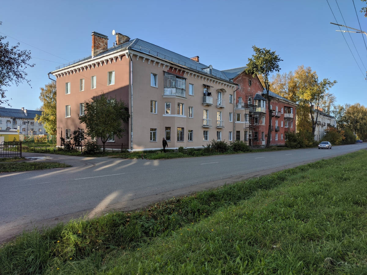 Glazov, Улица Ленина, 4