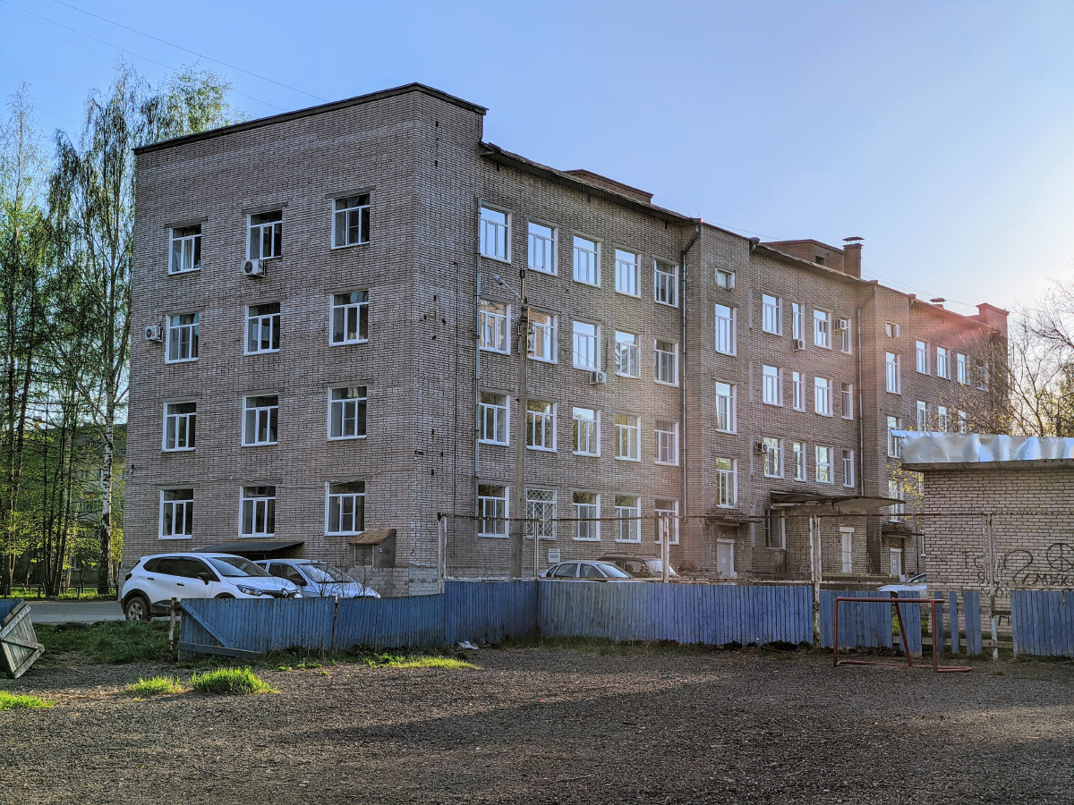 Glazov, Улица Тани Барамзиной, 8