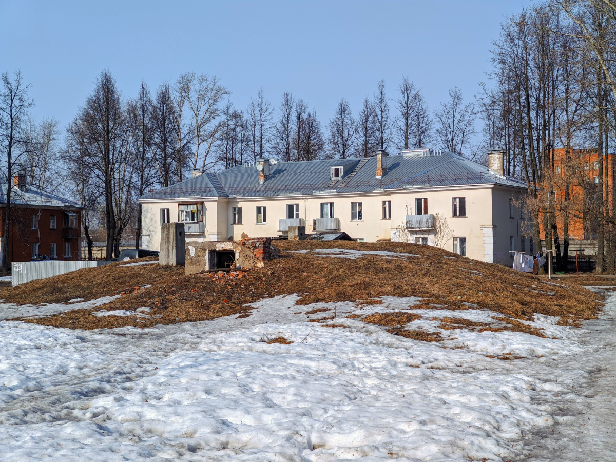 Глазов, Улица Тани Барамзиной, 51*; Улица Тани Барамзиной, 51
