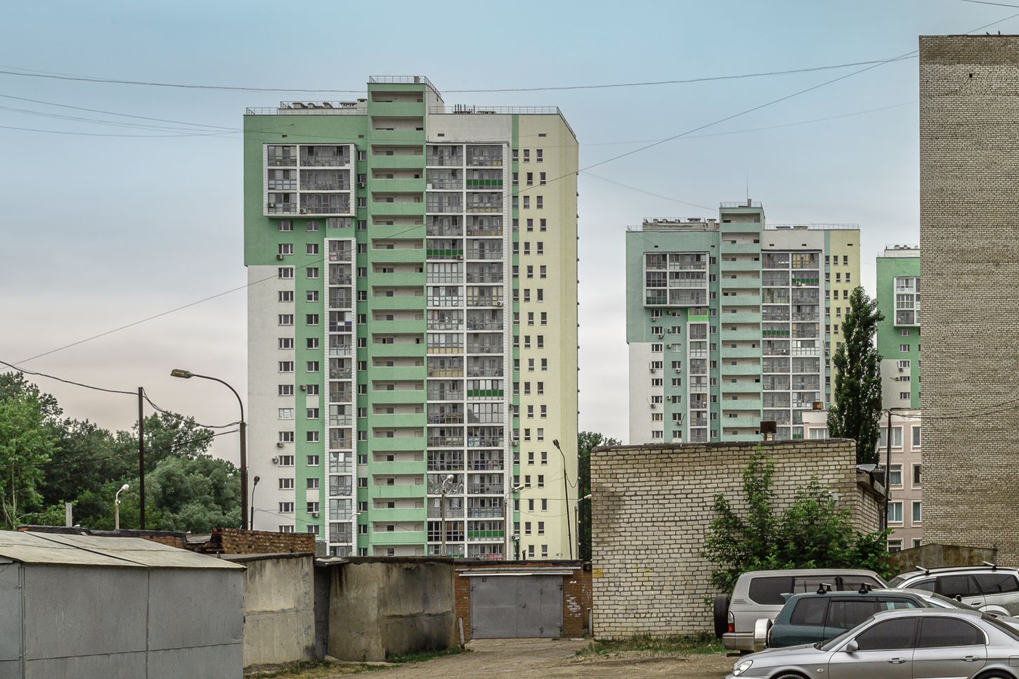Ufa, Набережная Моторостроителей, 17; Набережная Моторостроителей, 15