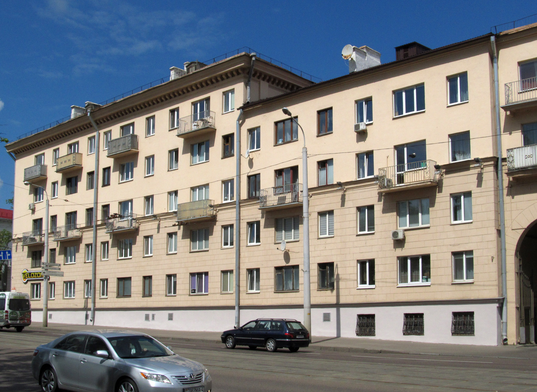 Минск, Первомайская улица, 13 / Улица Захарова, 33
