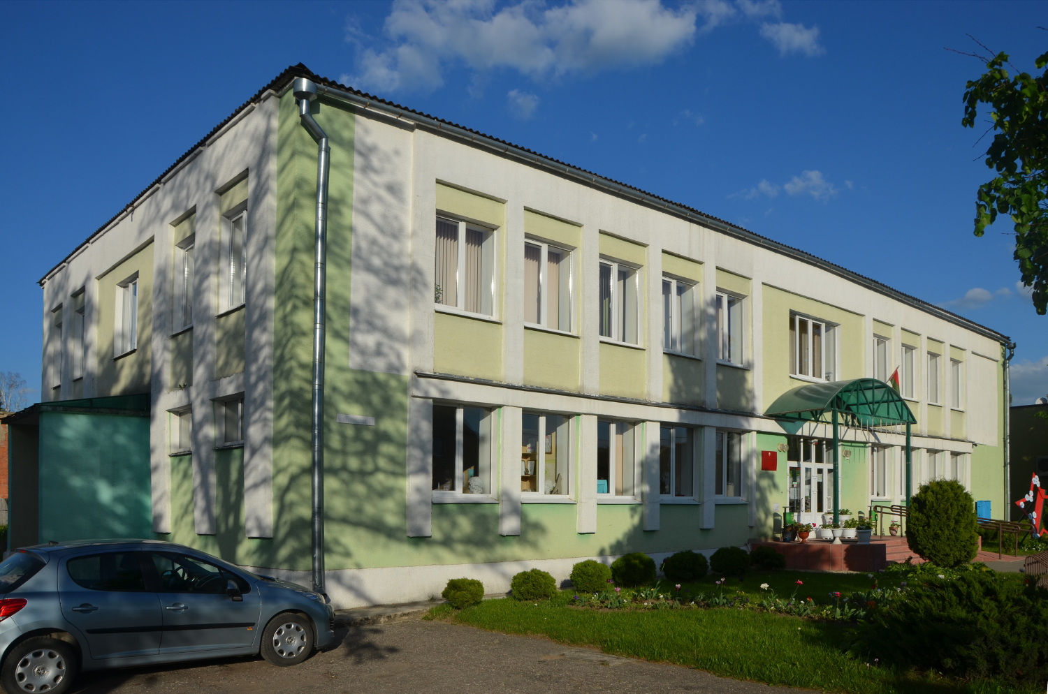 Островец, Октябрьская улица,13