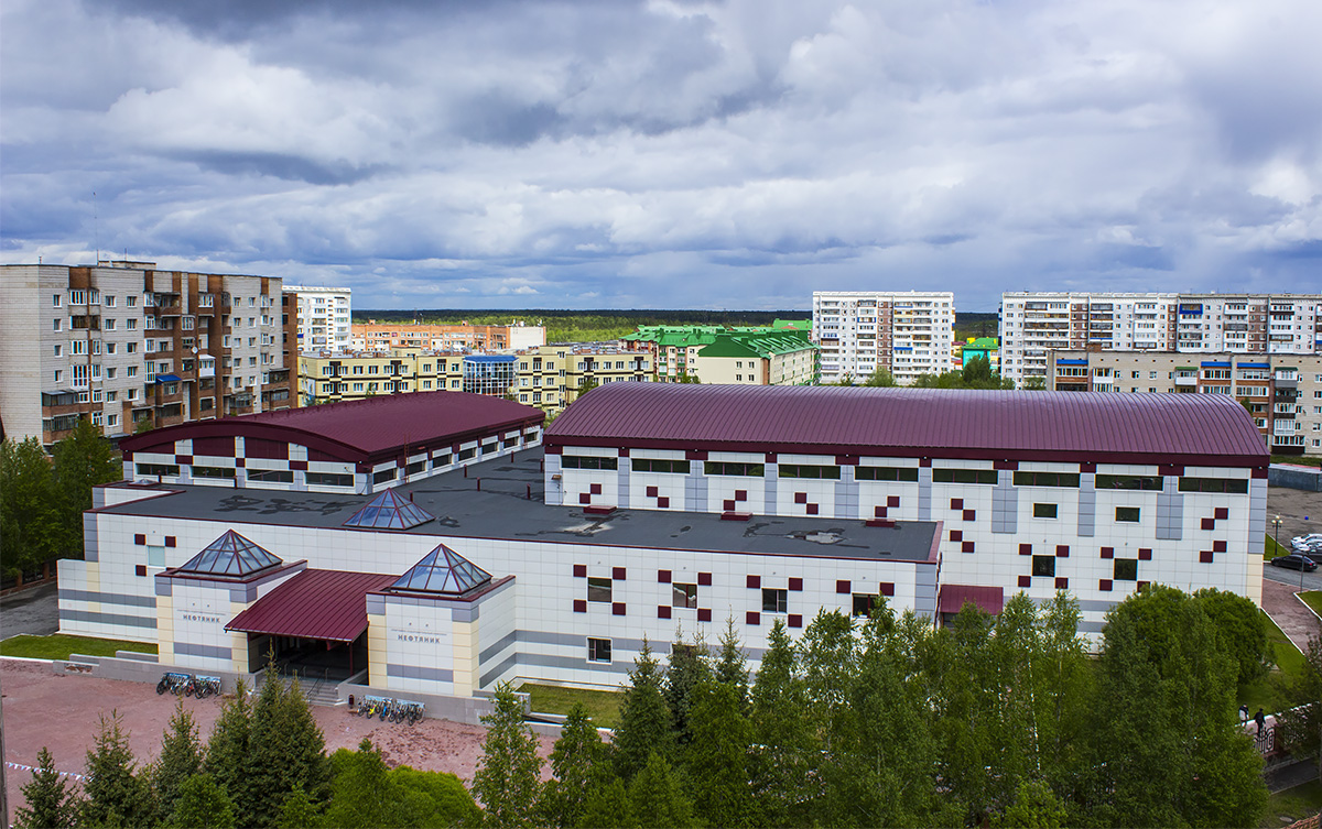 Стрежевой, Молодёжная улица, 3