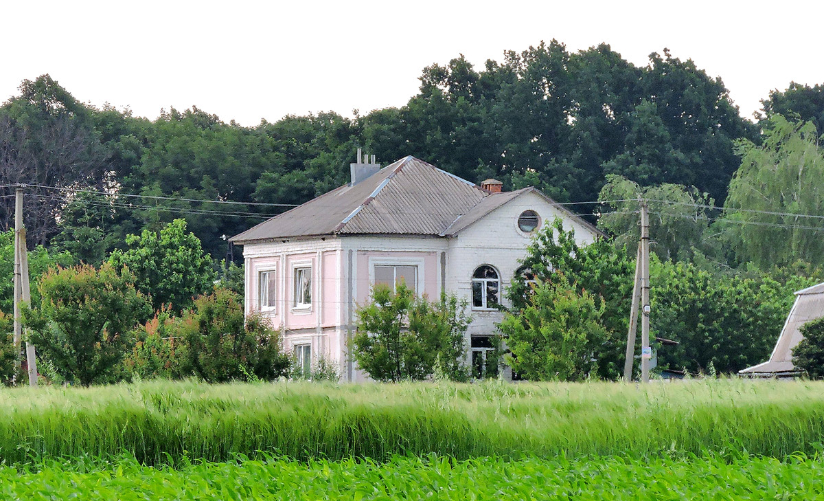 Валковский район, прочие н.п., пос. Привокзальное, Полевая улица, 7
