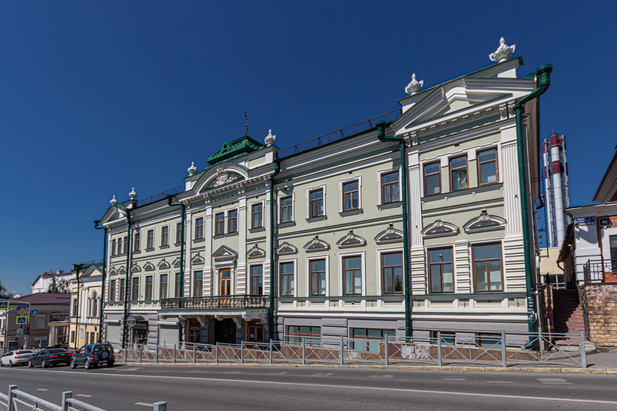 Казань, Астрономическая улица, 15 / Профсоюзная улица, 19