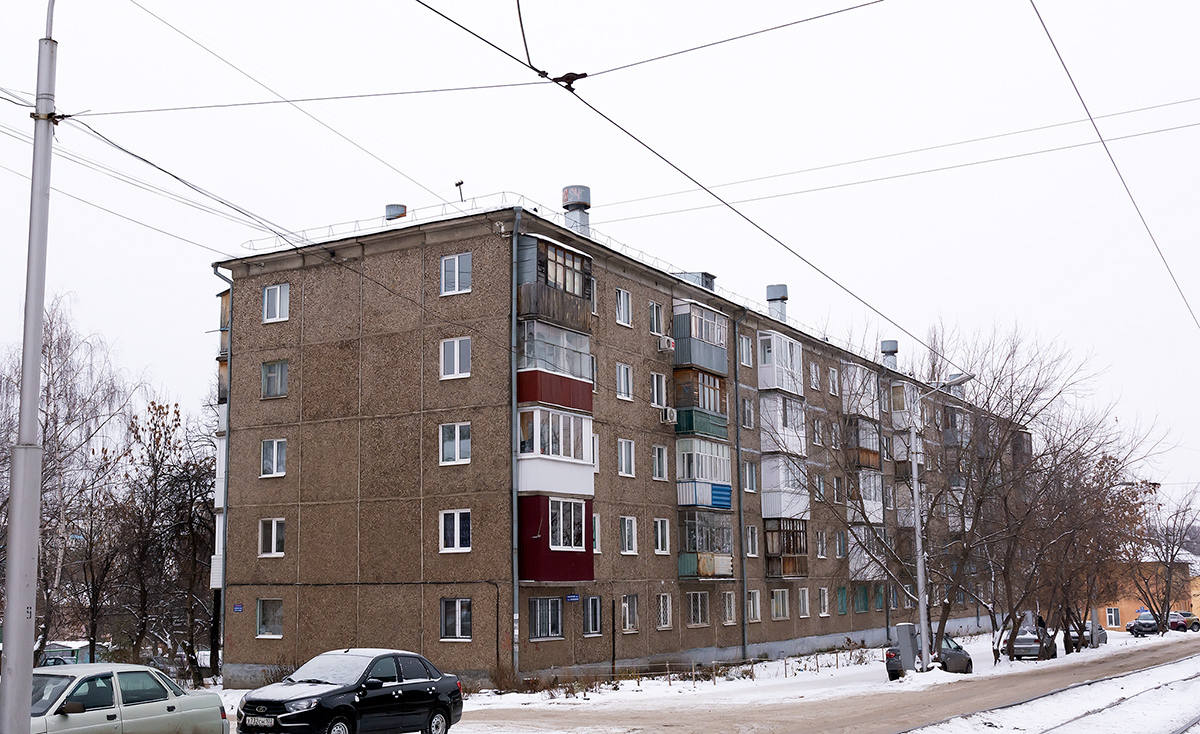 Уфа, Улица Владимира Маяковского, 8 / Нежинская улица, 33