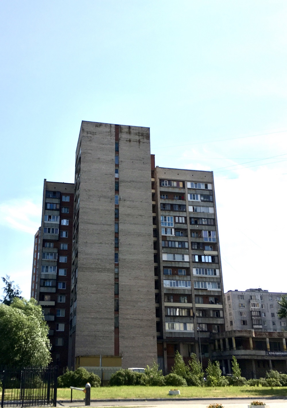 Санкт-Петербург, Улица Антонова-Овсеенко, 3