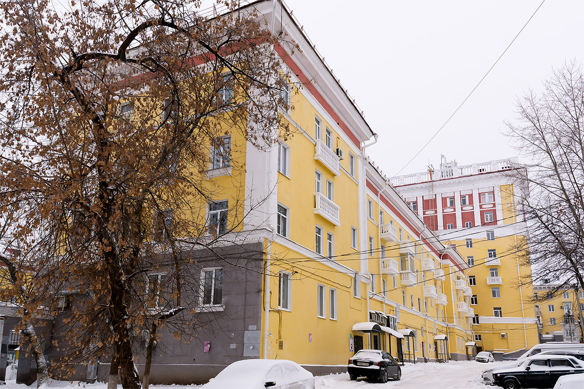 Уфа, Первомайская улица, 27 / Улица Ульяновых, 30
