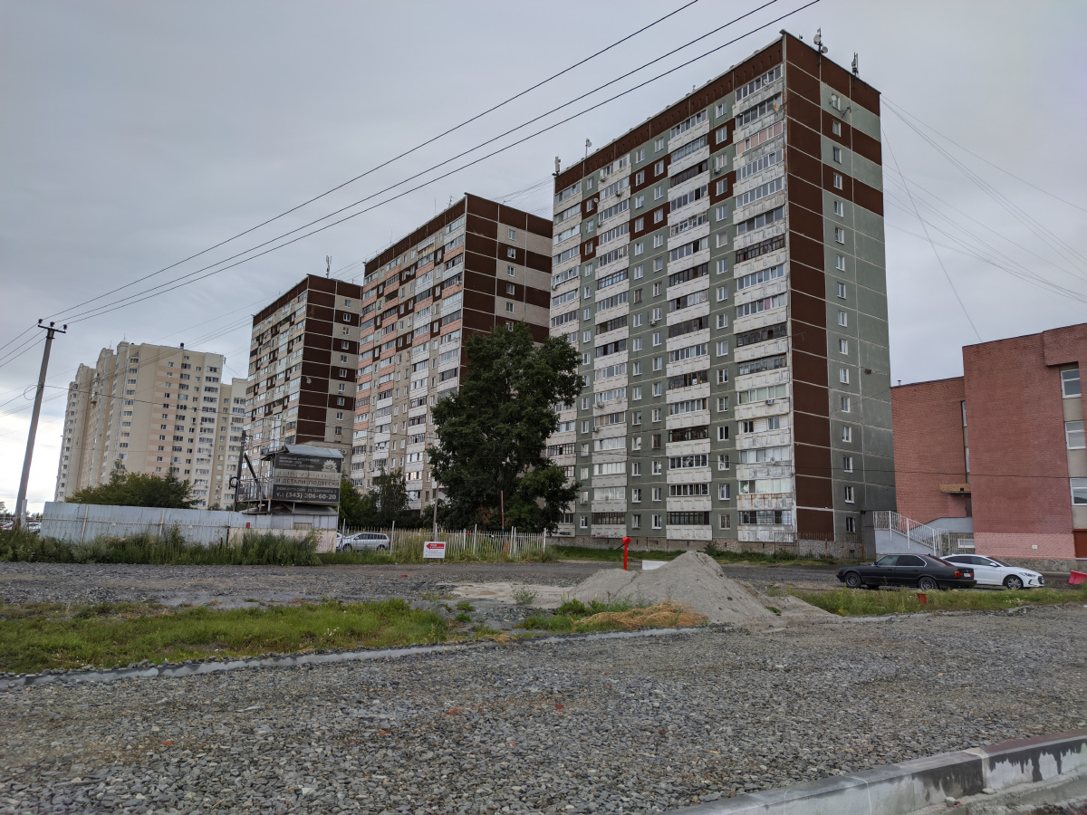 Yekaterinburg, Улица Металлургов, 48; Улица Металлургов, 50; Улица Металлургов, 52; Улица Крауля, 93