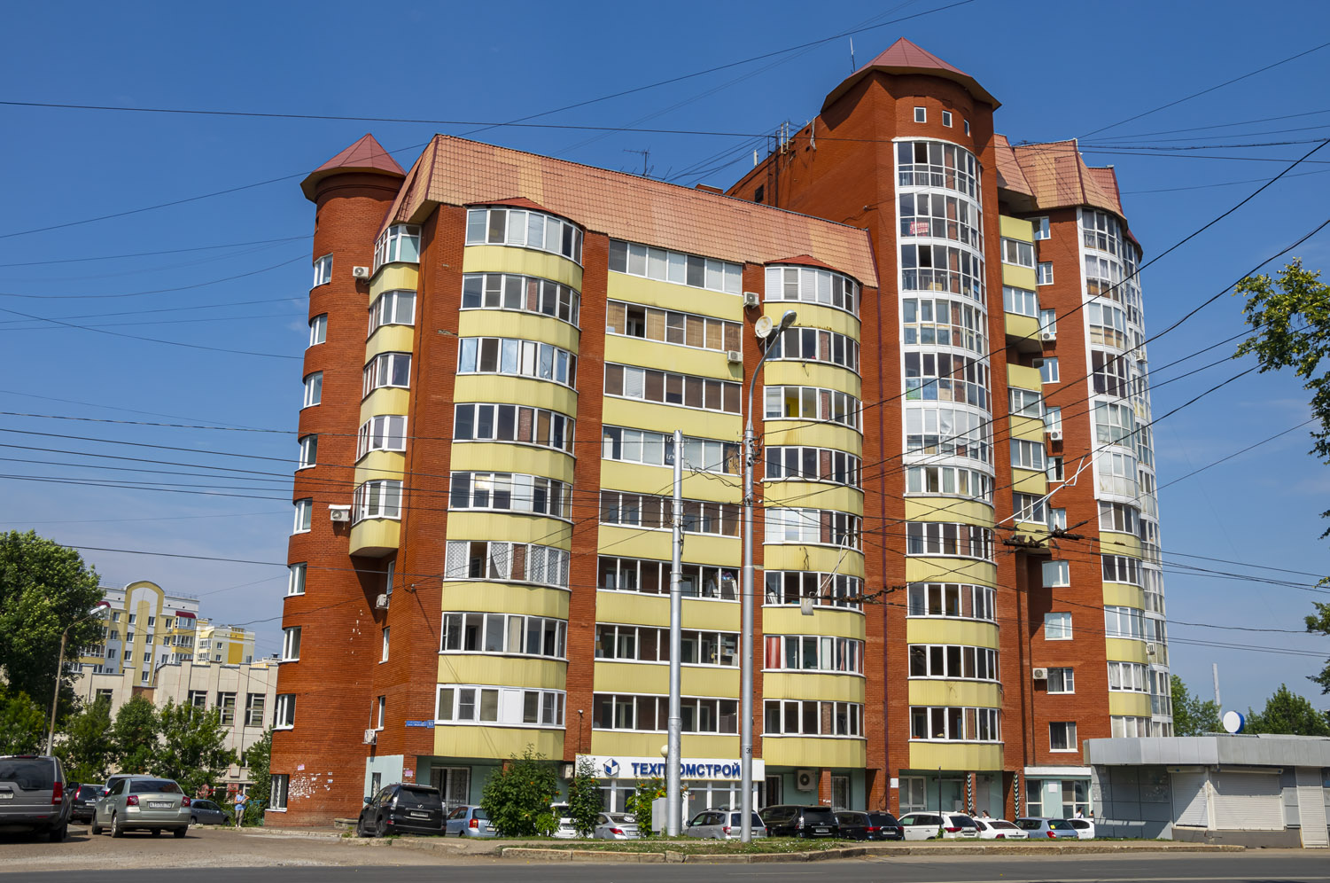 Уфа, Улица Ульяновых, 53 / Улица Максима Горького, 74