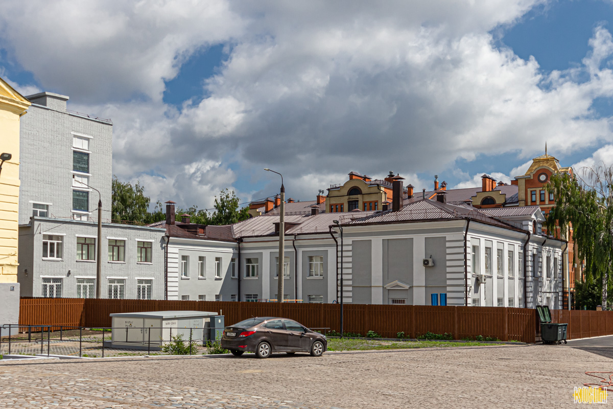 Kasan, Улица Япеева, 11 (старый корпус)