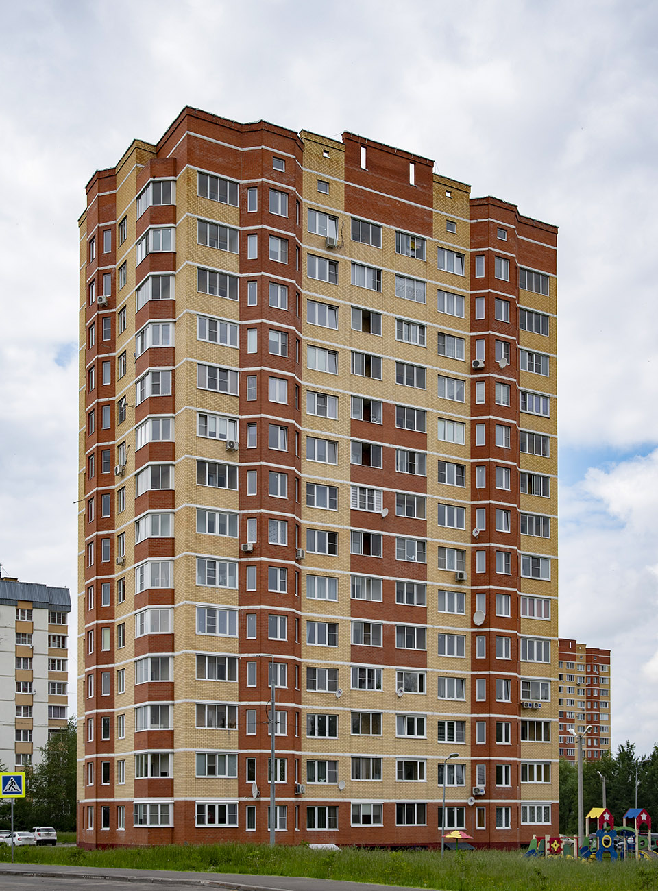 Поселение Вороновское, пос. ЛМС, микрорайон Центральный, 35