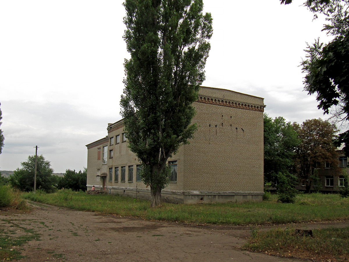 Artyomovsk district, other localities, с. Парасковиевка, Школьная улица, 2