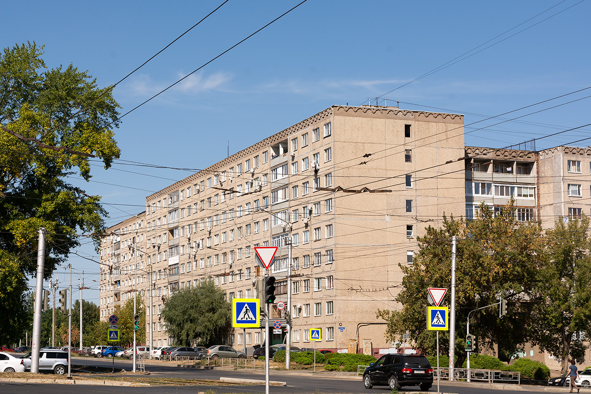 Уфа, Вологодская улица, 27А; Вологодская улица, 25 / Кольцевая улица, 195