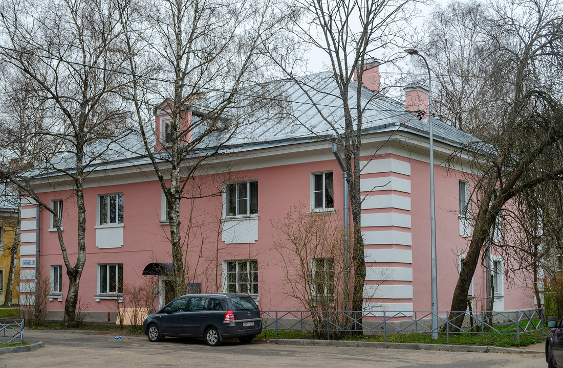 Ломоносов, Улица Сафронова, 3
