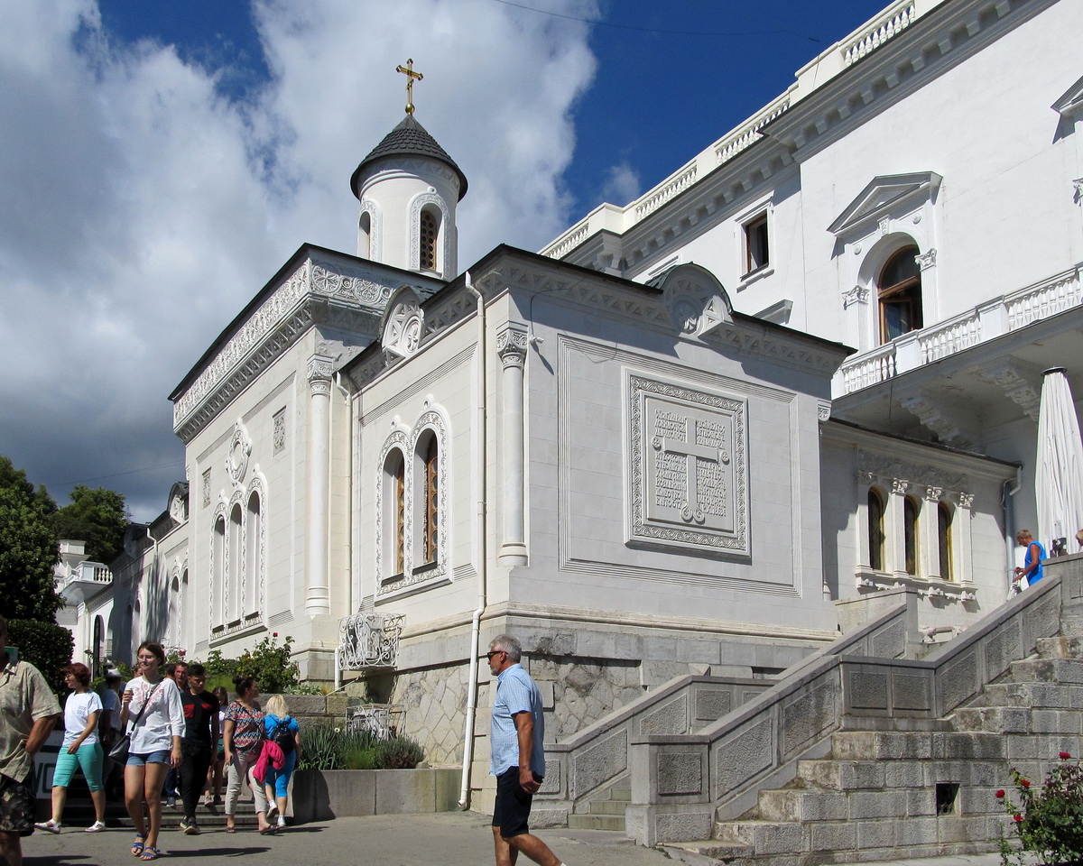 Yalta Municipality, Livadiya, Улица Батурина, 44 Церковь Воздвижения