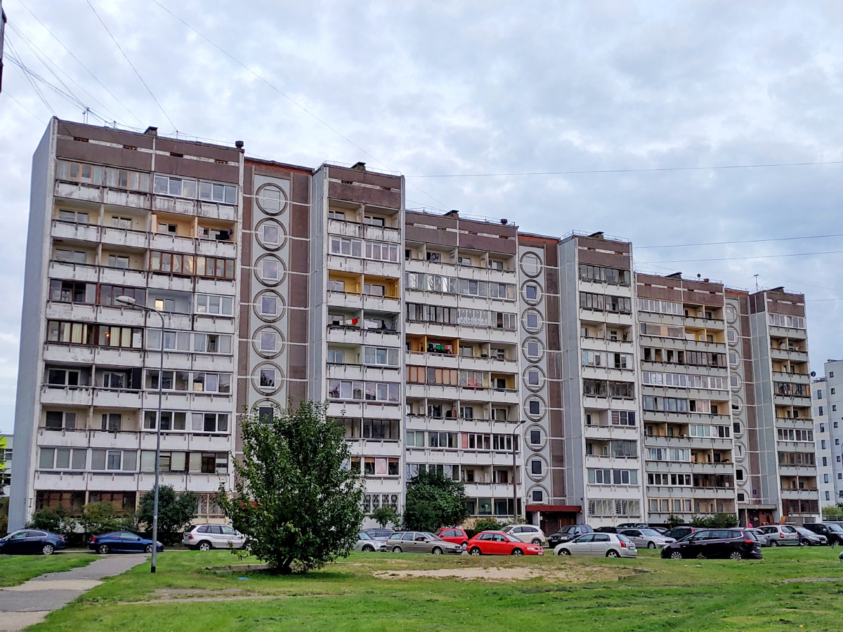Рига, Pļavnieku iela, 12; Dzeņu iela, 7