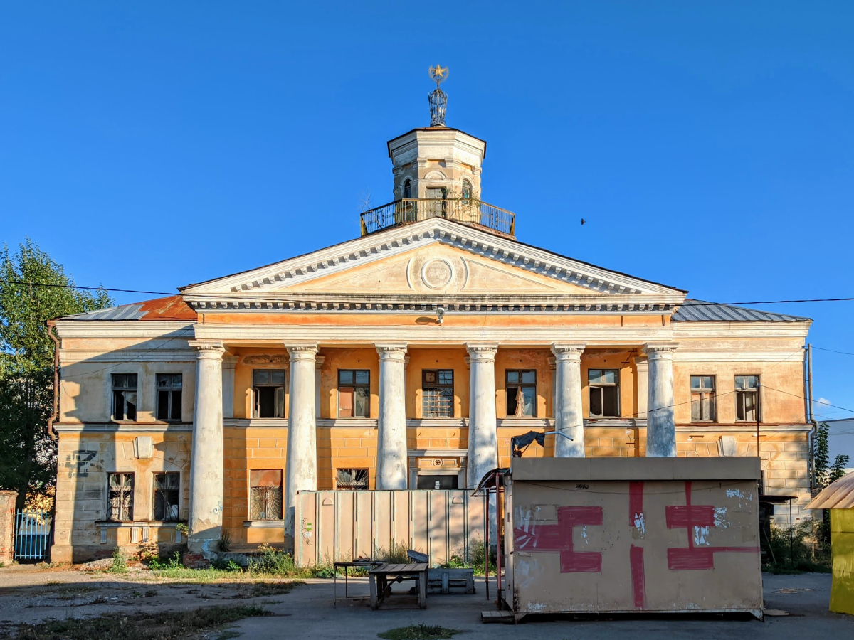 Каменск-Уральский, Улица Паровозников, 2