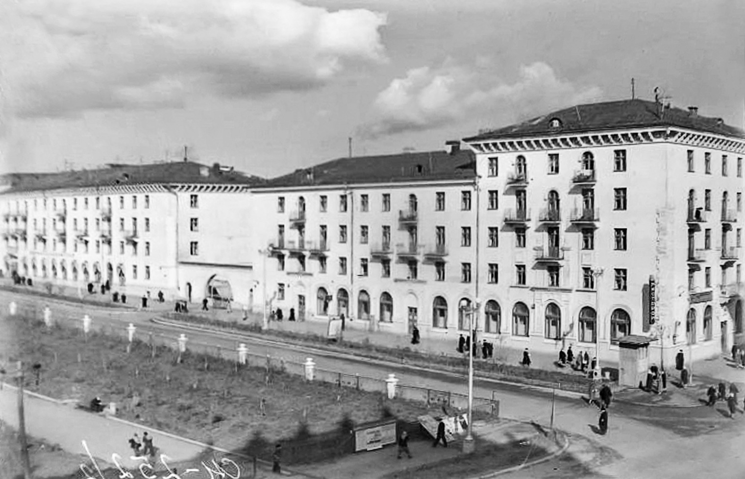 Уфа, Первомайская улица, 25 / Улица Ульяновых, 31