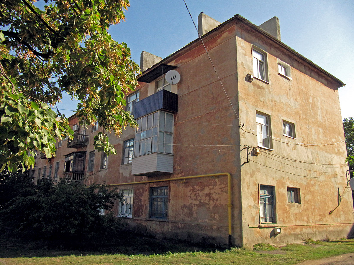 Попасная, Улица Черешни, 4