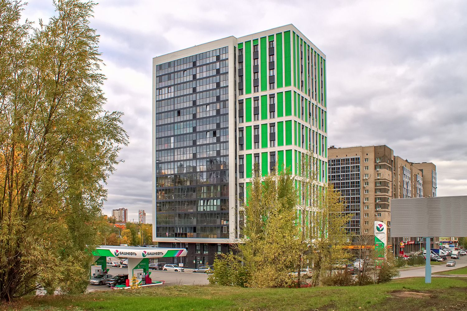 Ufa, Улица Маршала Жукова, 1/2