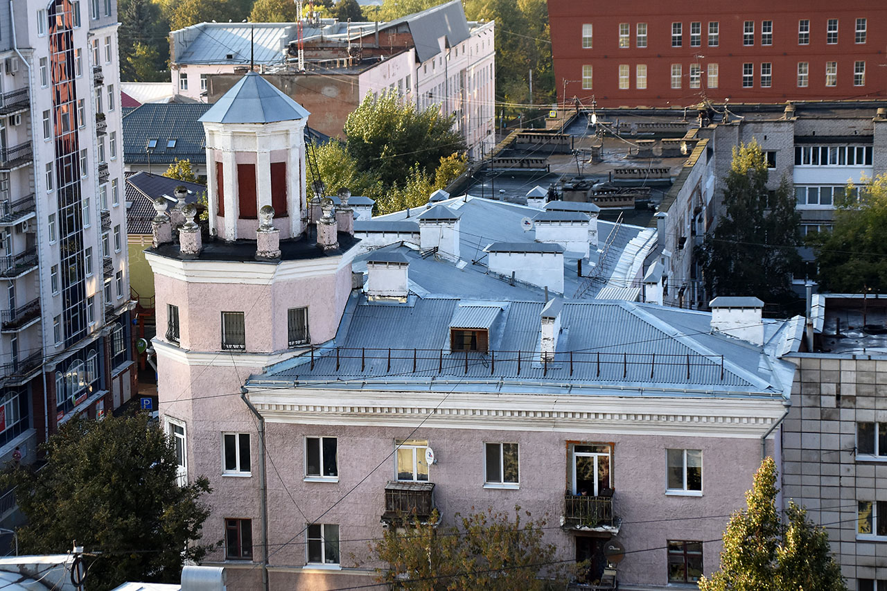 Пермь, Улица 25 Октября, 24 / Екатерининская улица, 54