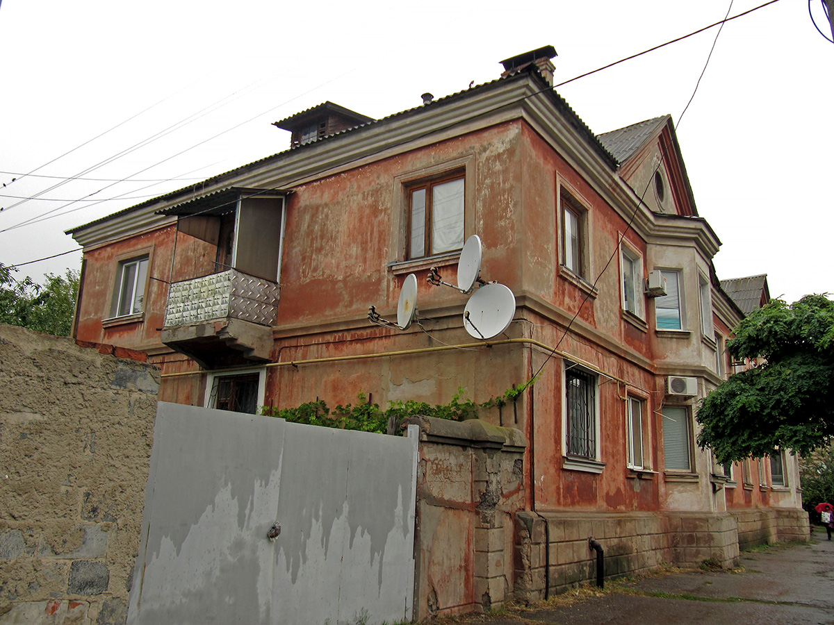 Славянск, Торская улица, 8