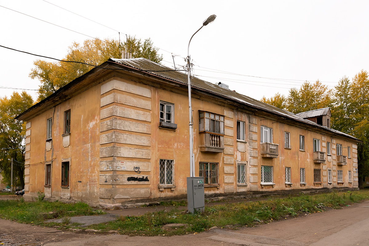 Уфа, Улица Герцена, 18 / Улица Репина, 22