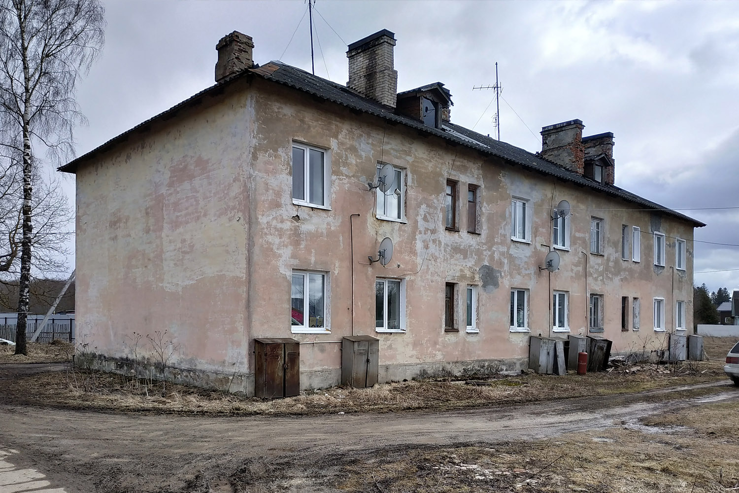 Кикерино, Комсомольская улица, 8