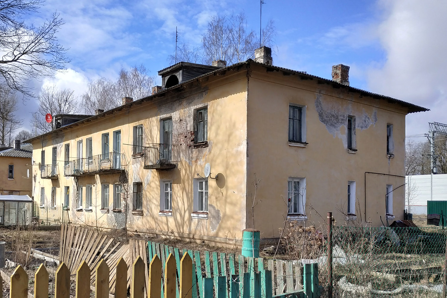 Кикерино, Улица Ломакина, 3