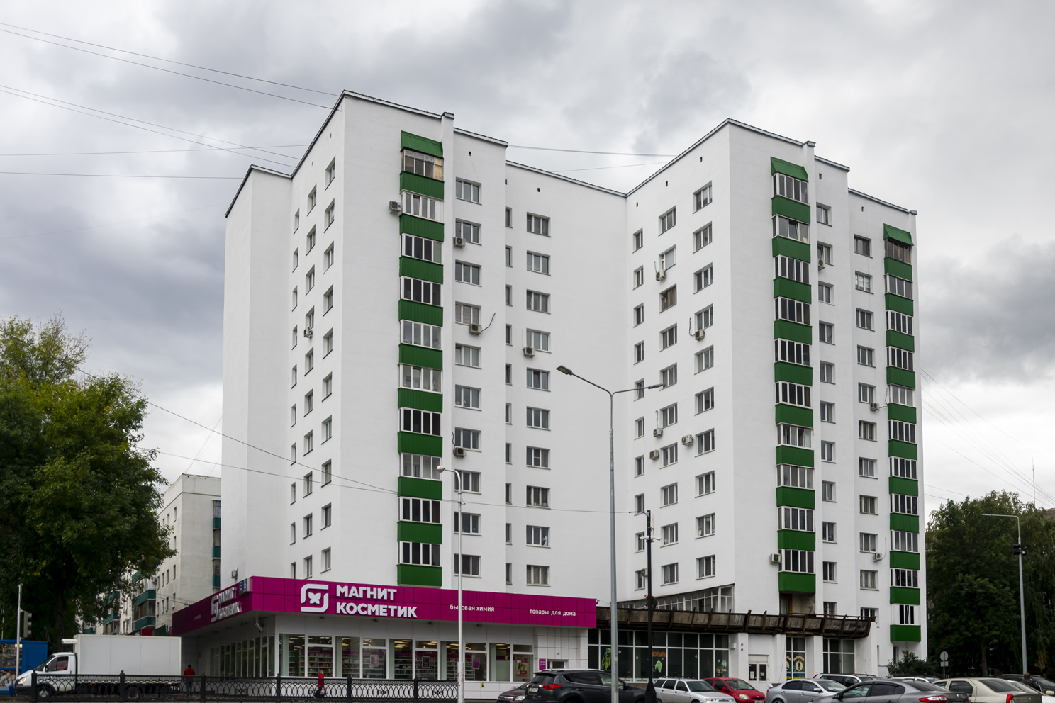 Уфа, Проспект Октября, 135 / Улица Чудинова, 18