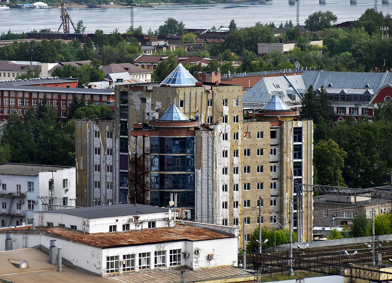 Пермь, Улица Сергея Данщина, 30