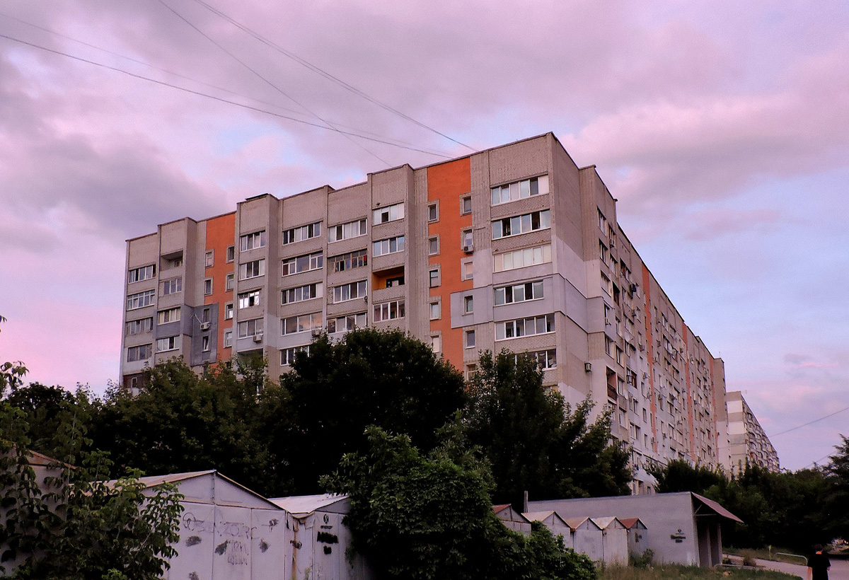 Kharkov, Улица Владислава Зубенко, 21