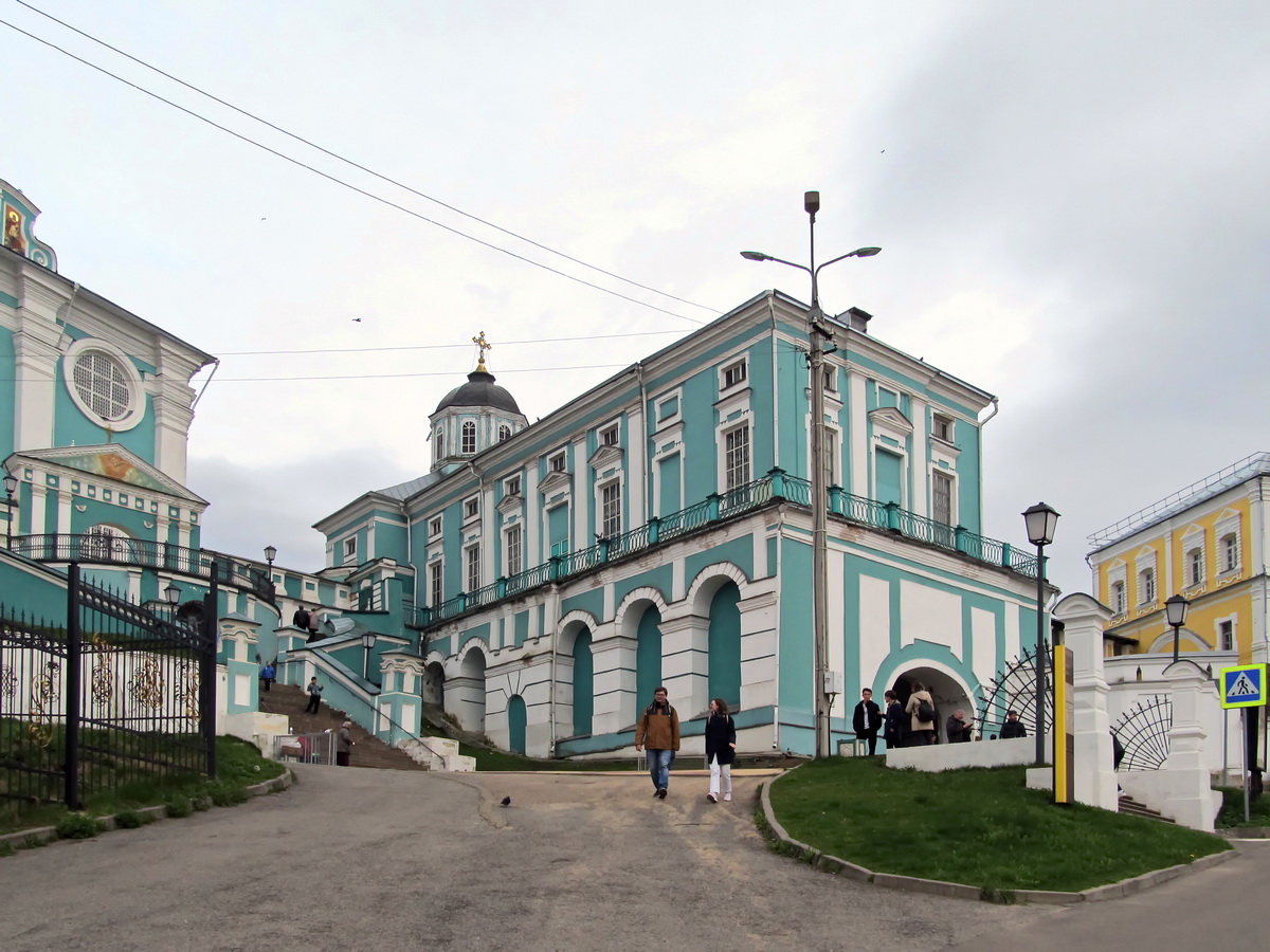 Смоленск, Улица Соборный Двор, 5 Западные ворота; Улица Соборный Двор, 5 Богоявленский собор