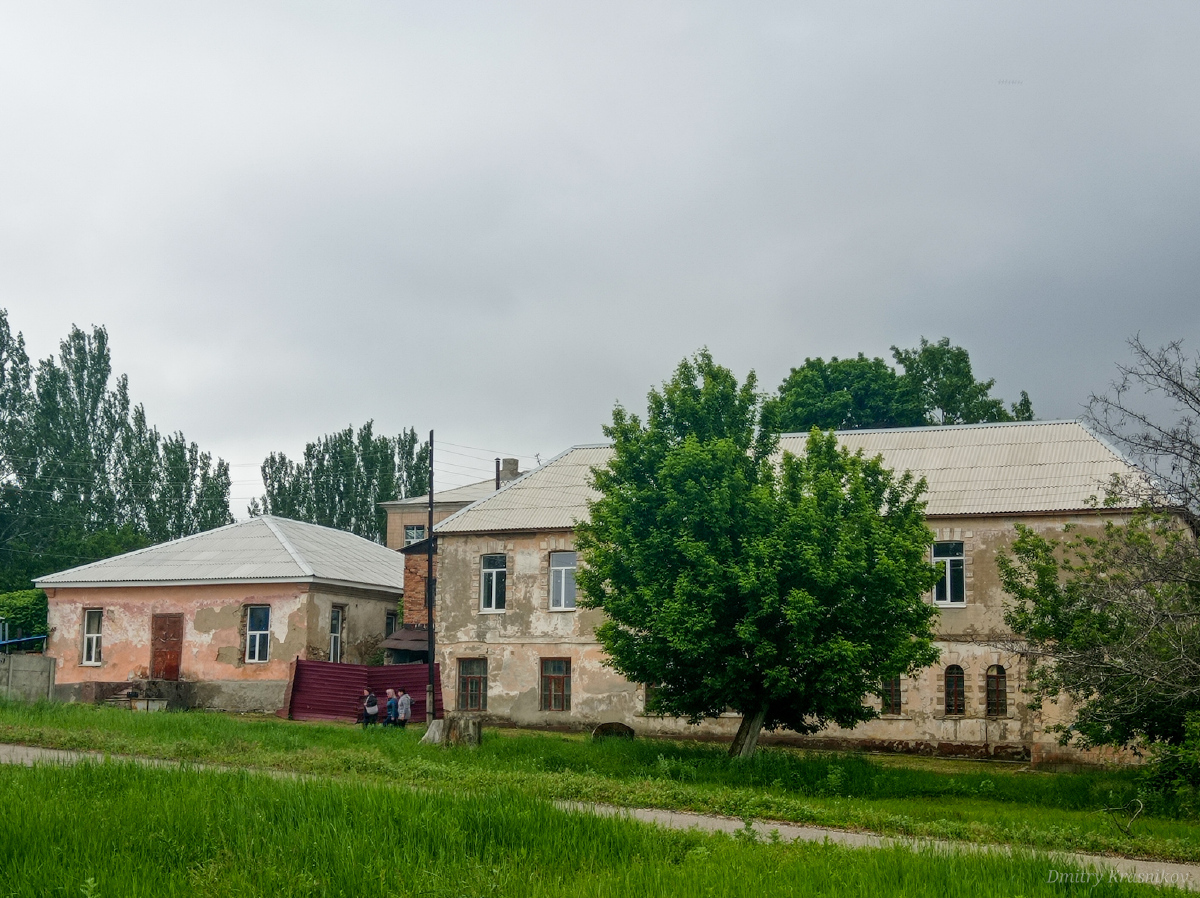 Лисичанск, Северодонецкая улица, 60; Улица Менделеева, 45