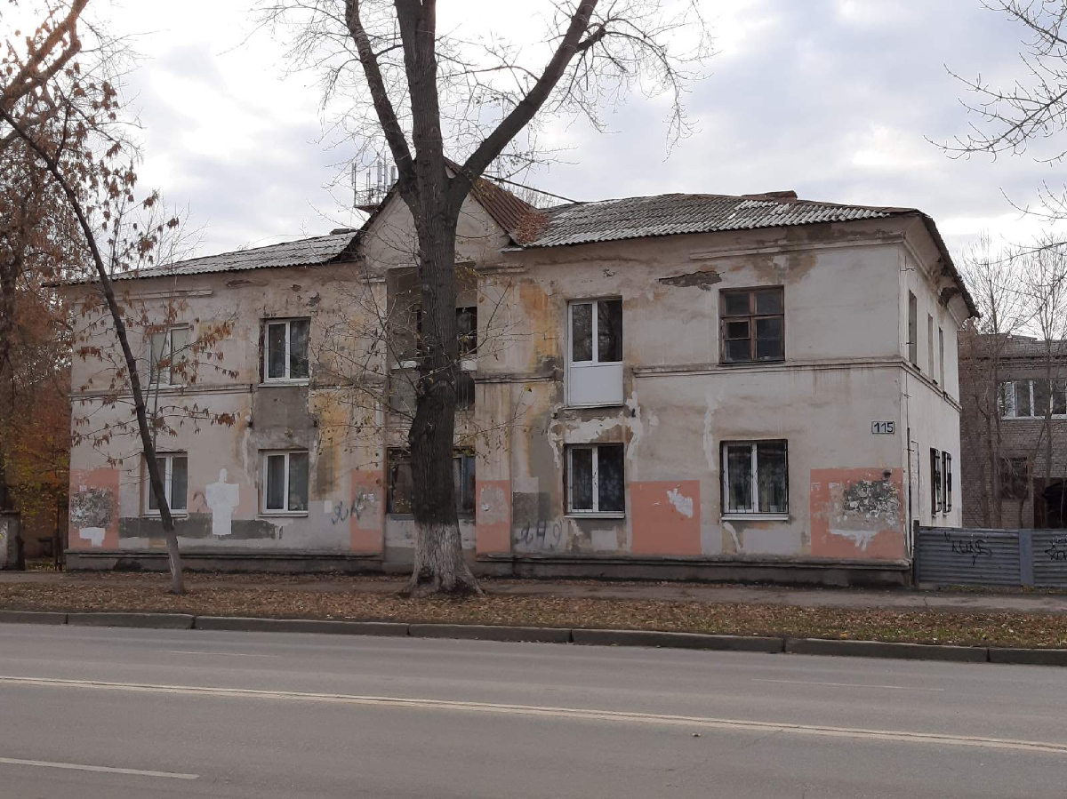 Samara, Артёмовская улица, 8 / Революционная улица, 115