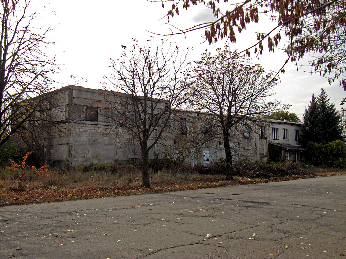 Попасная, Первомайская улица, 142