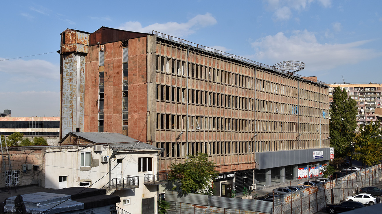 Ереван, Улица Мовсеса Хоренаци, 36