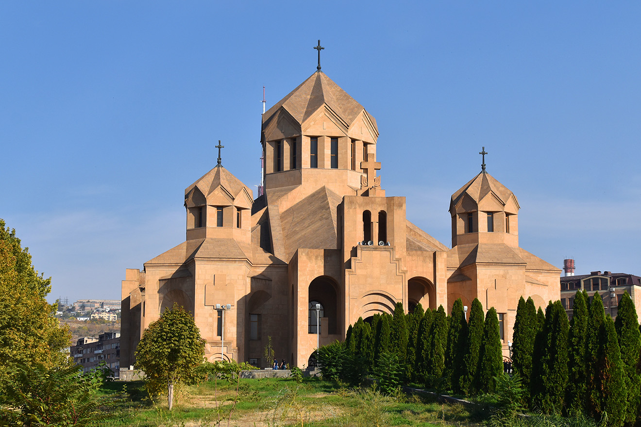 Ереван, Улица Ерванда Кочара, 2*