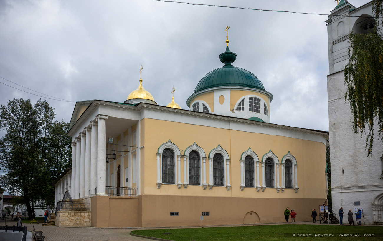 Ярославль, Богоявленская площадь, 25 Церковь Ярославских Чудотворцев