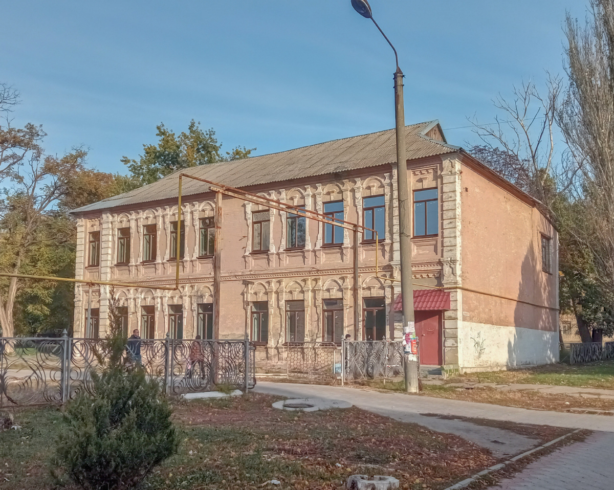 Токмак, Центральная улица, 55 корп. 3