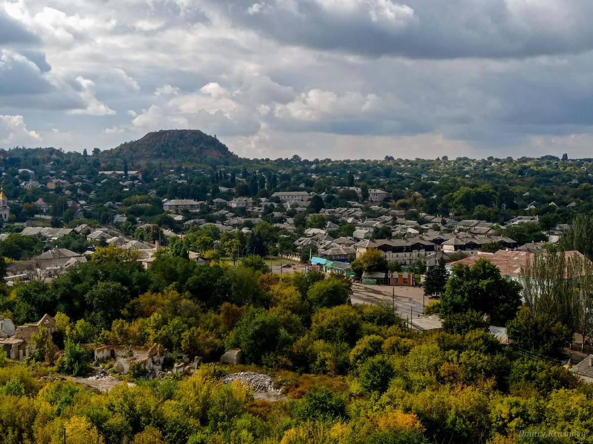 Лисичанск, Константиновская улица, (?); Константиновская улица, (?); Улица Лесничего, 65; Улица Лесничего, 54; Улица Лесничего, 57; Первомайская улица, 30В; Улица Агафонова, 35; Первомайская улица, 30А; Улица Лесничего, 12. Лисичанск — Панорамы