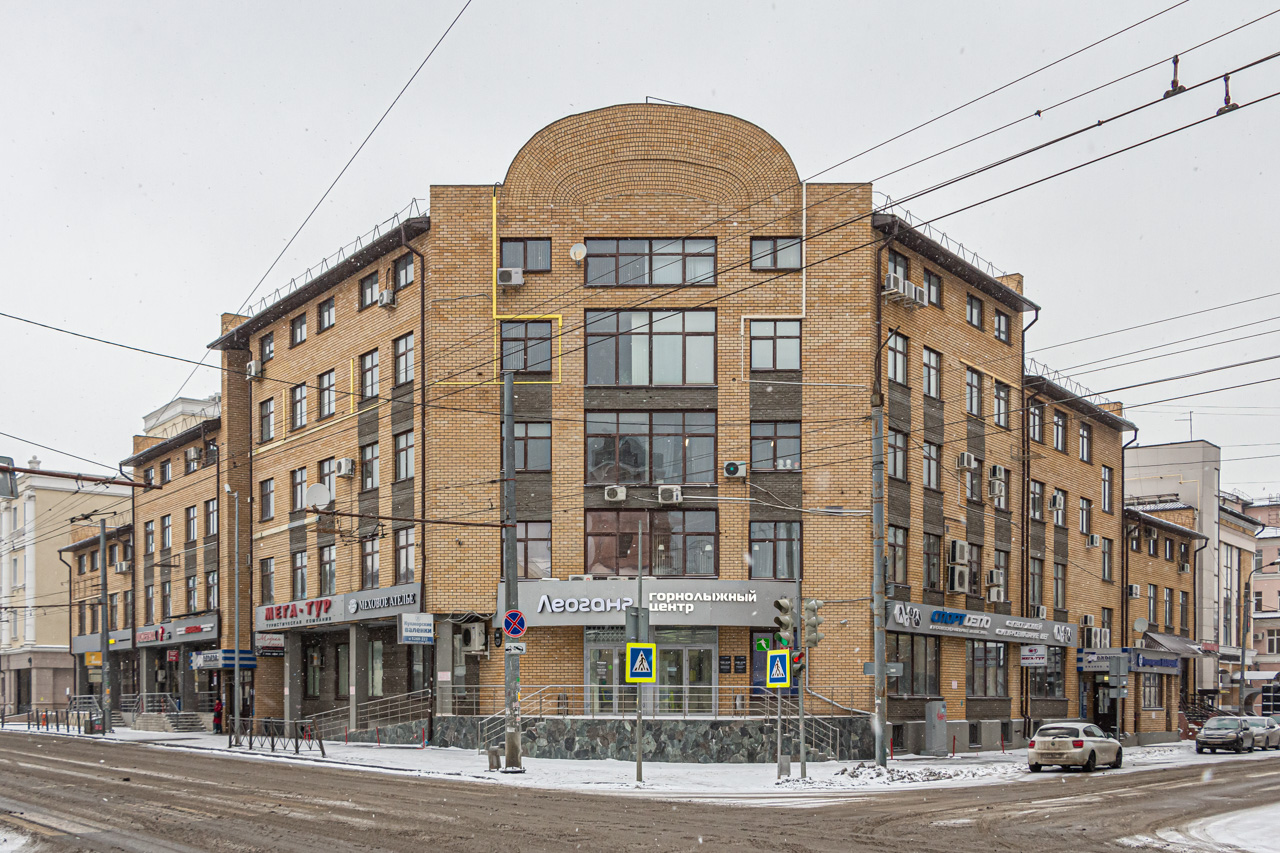 Казань, Московская улица, 31 / Улица Тази Гиззата, 6