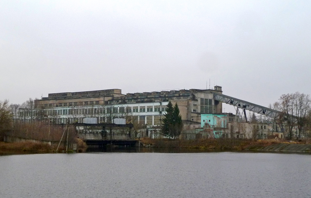 Белые Берега, Улица Коминтерна, 1