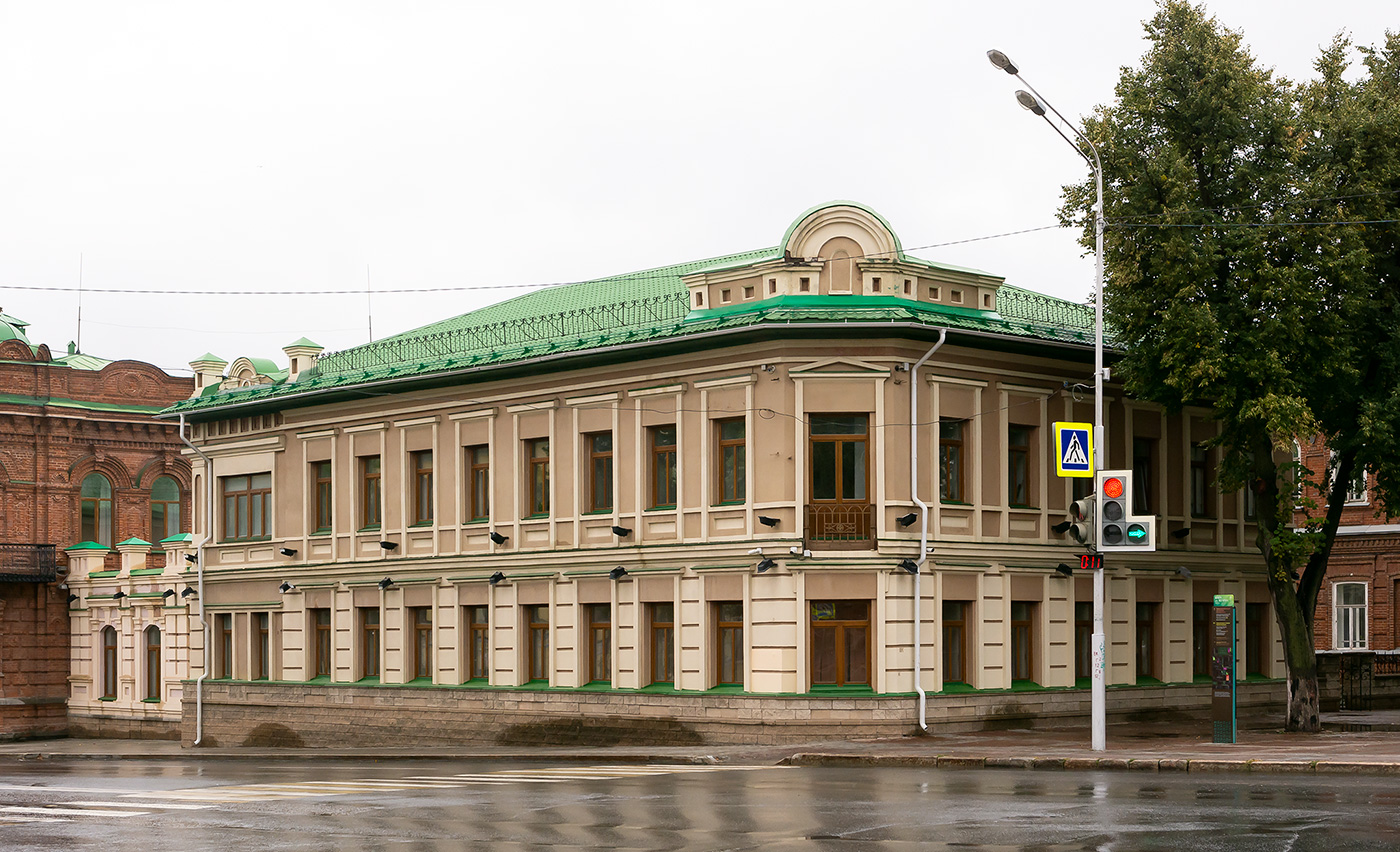 Уфа, Улица Ленина, 12 / Улица Пушкина, 102