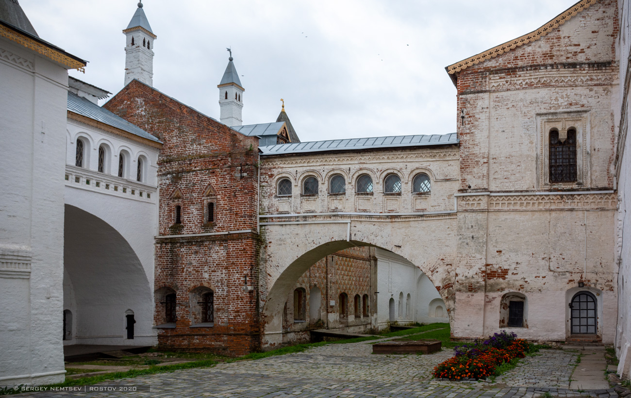 Ростов, Кремль, Переход