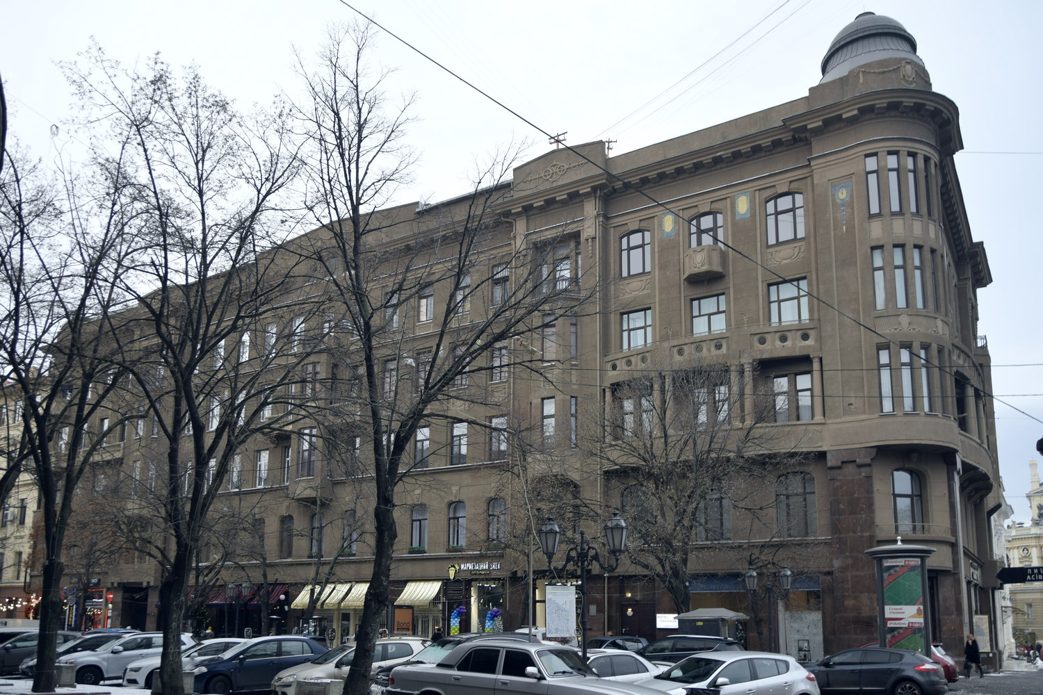 Odesa, рішельєвська вулиця, 4 / Дерибасівська вулиця, 12