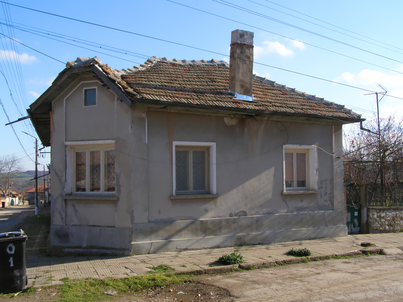 Садовец, Улица "Осогово", 1